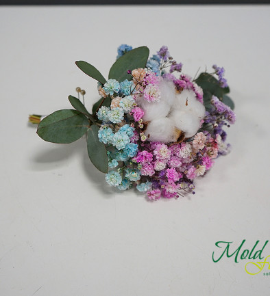 Boutonniere with colored gypsophila and lavender photo 394x433